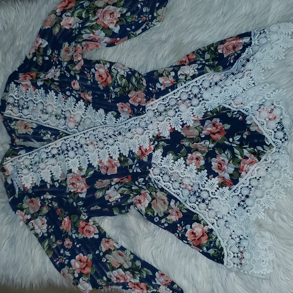 UK2LA Floral Romper – Size Medium